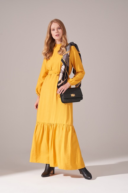 Mizalle - Aerobin Kuşaklı Sarı Uzun Elbise