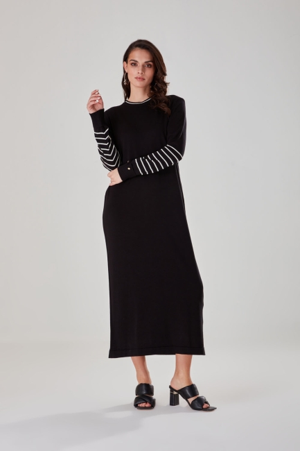 Mizalle - Black Knitwear Dress With Stripe Sleeves Patterned