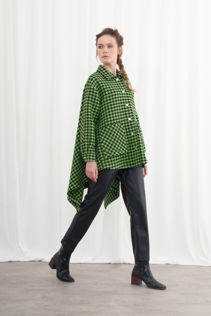 Mizalle - Asymmetric Cut Goosefoot Patterned Green Jacket