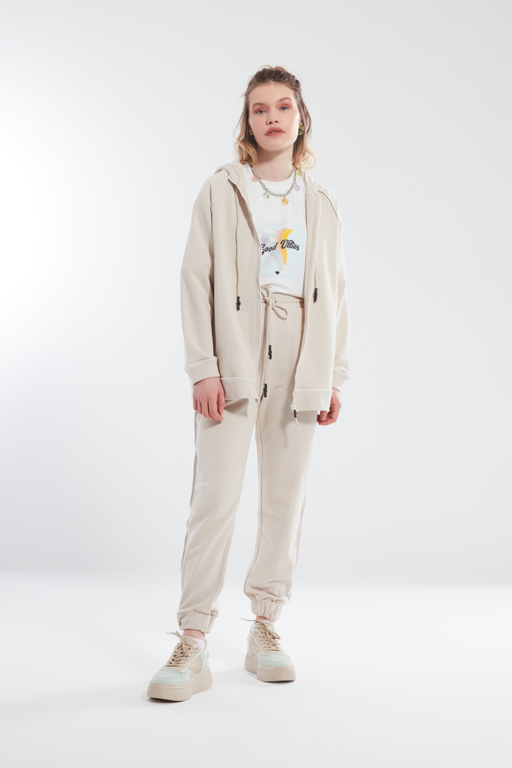 Beige Sweatpants with cot Stitching