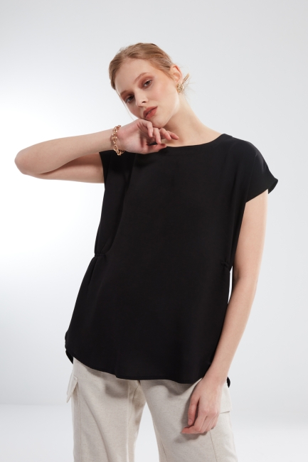 Mizalle - Black Short Sleeve Blouse with Pleated Sides