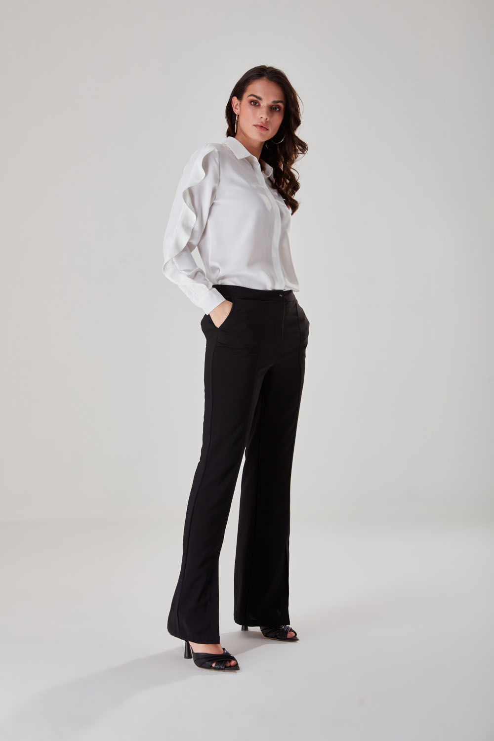 Black Woven Trousers With Sewing Slitt