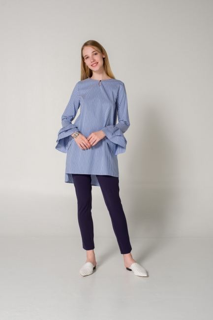 Mizalle - Blue Blouse with Ruffled Sleeves