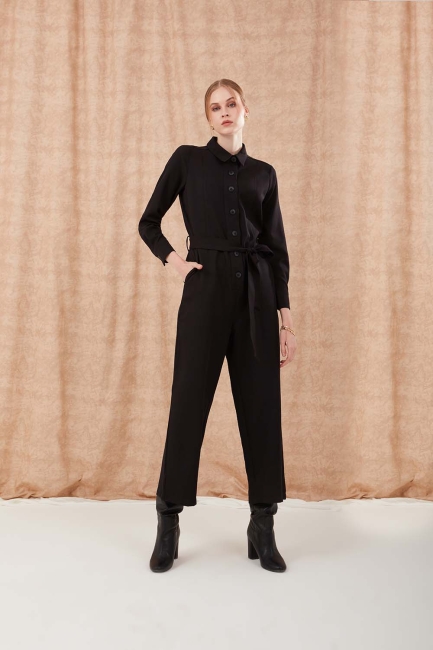 Mizalle - Buttoned Black Jumpsuit with Shirt Collar