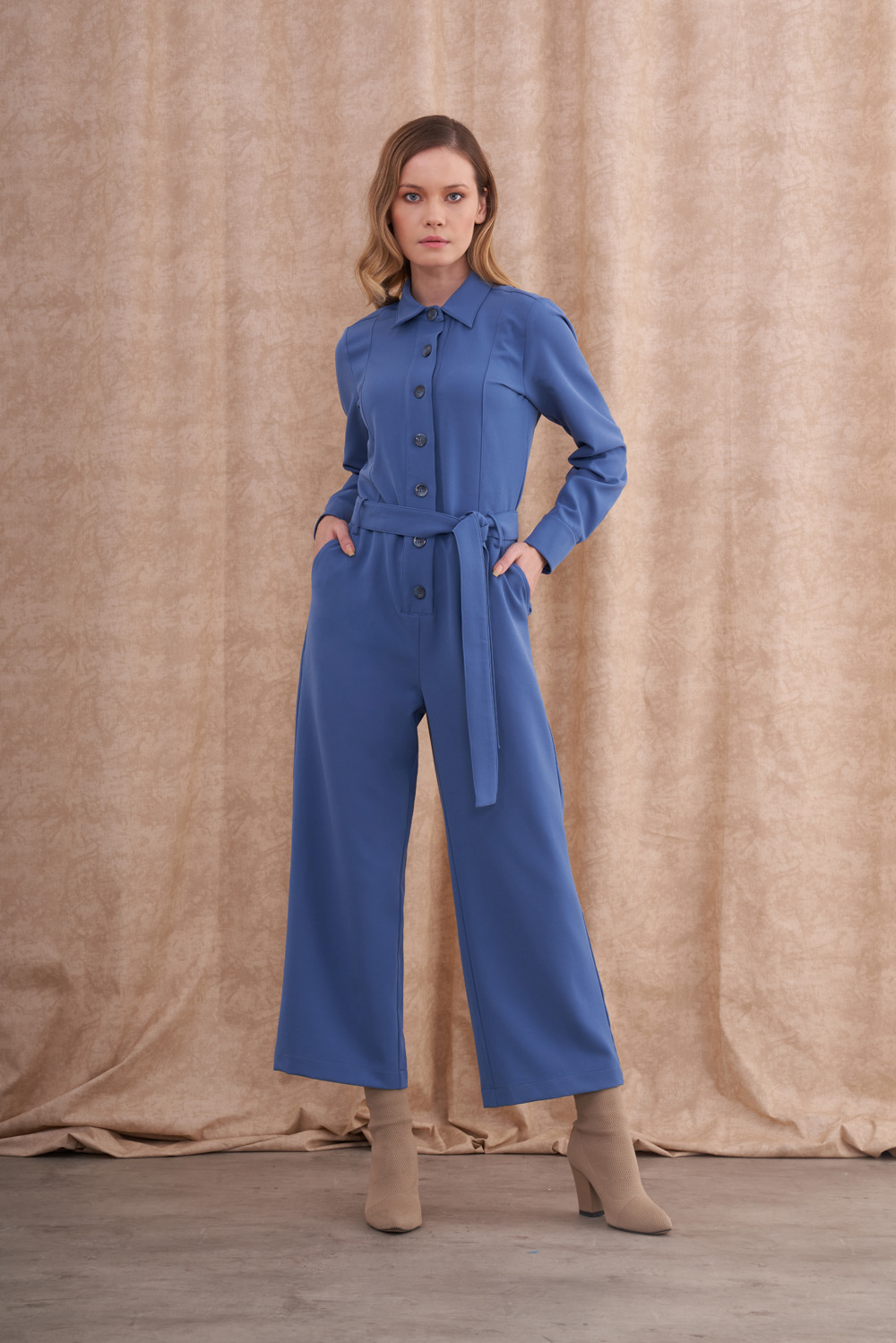 Buttoned Indigo Jumpsuit with Shirt Collar