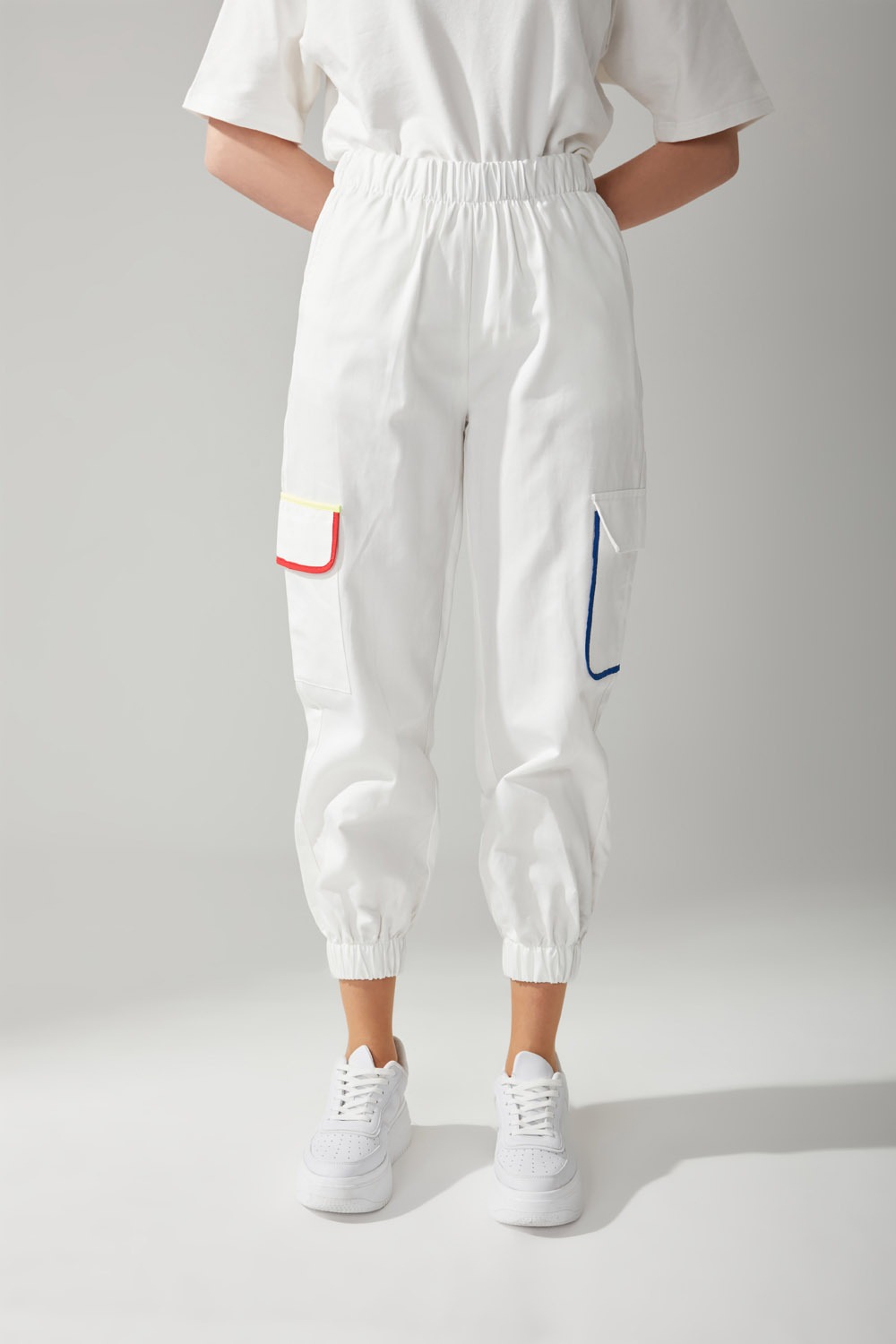 Colored Piping Gabardine Trousers (White)