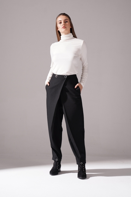 Mizalle - Double Breasted Crepe Trousers (Black)