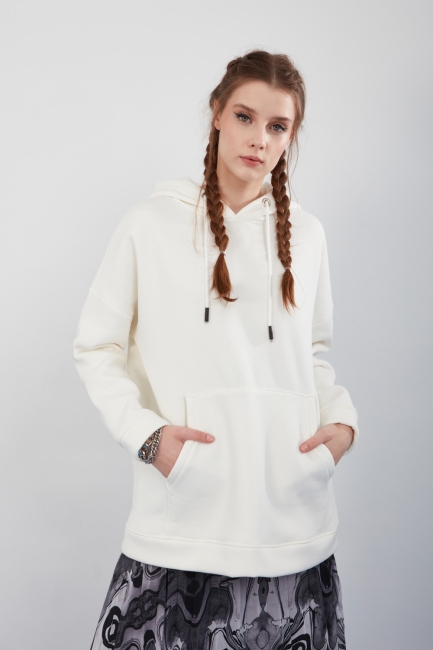 Mizalle - Ecru Hooded Winter Sweatshirt with Pockets