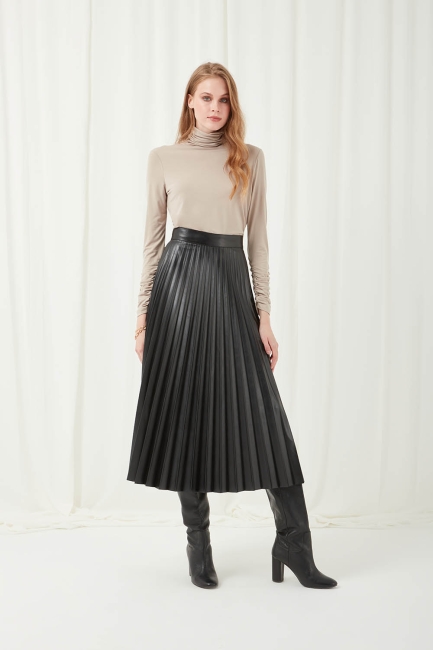 Mizalle - Faux Leather Black Pleated Skirt