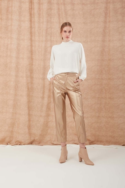 Mizalle - Faux Leather Gold Boot Cut Trousers