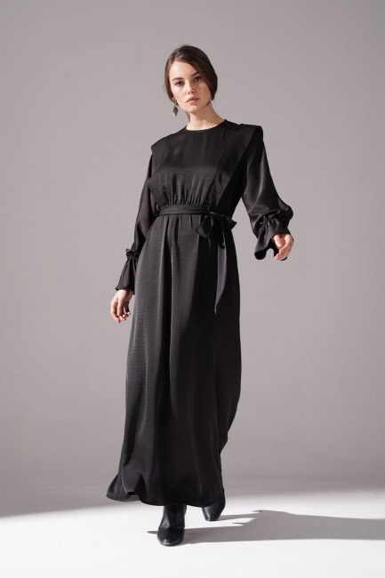 Mizalle - Flywheel Shiny Dress (Black)
