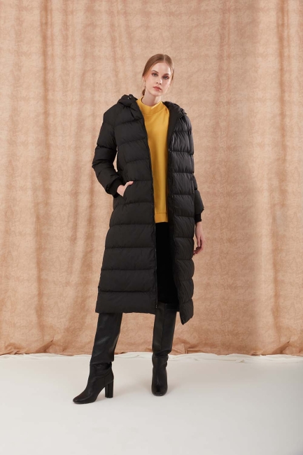 Mizalle - Hooded Black Long Puffer Coat