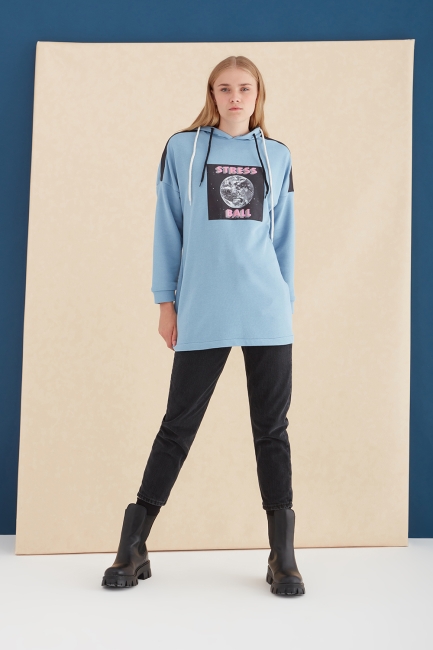 Mizalle - Hooded Blue Printed Sweatshirt