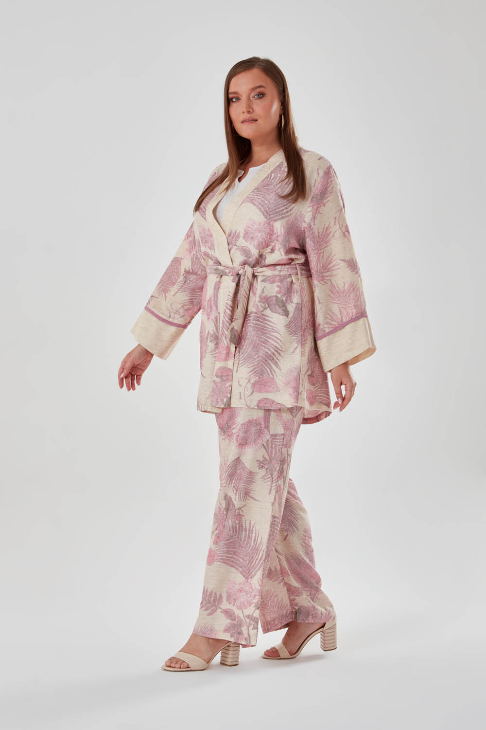 Leaf Patterned Belt Detailed Kimono