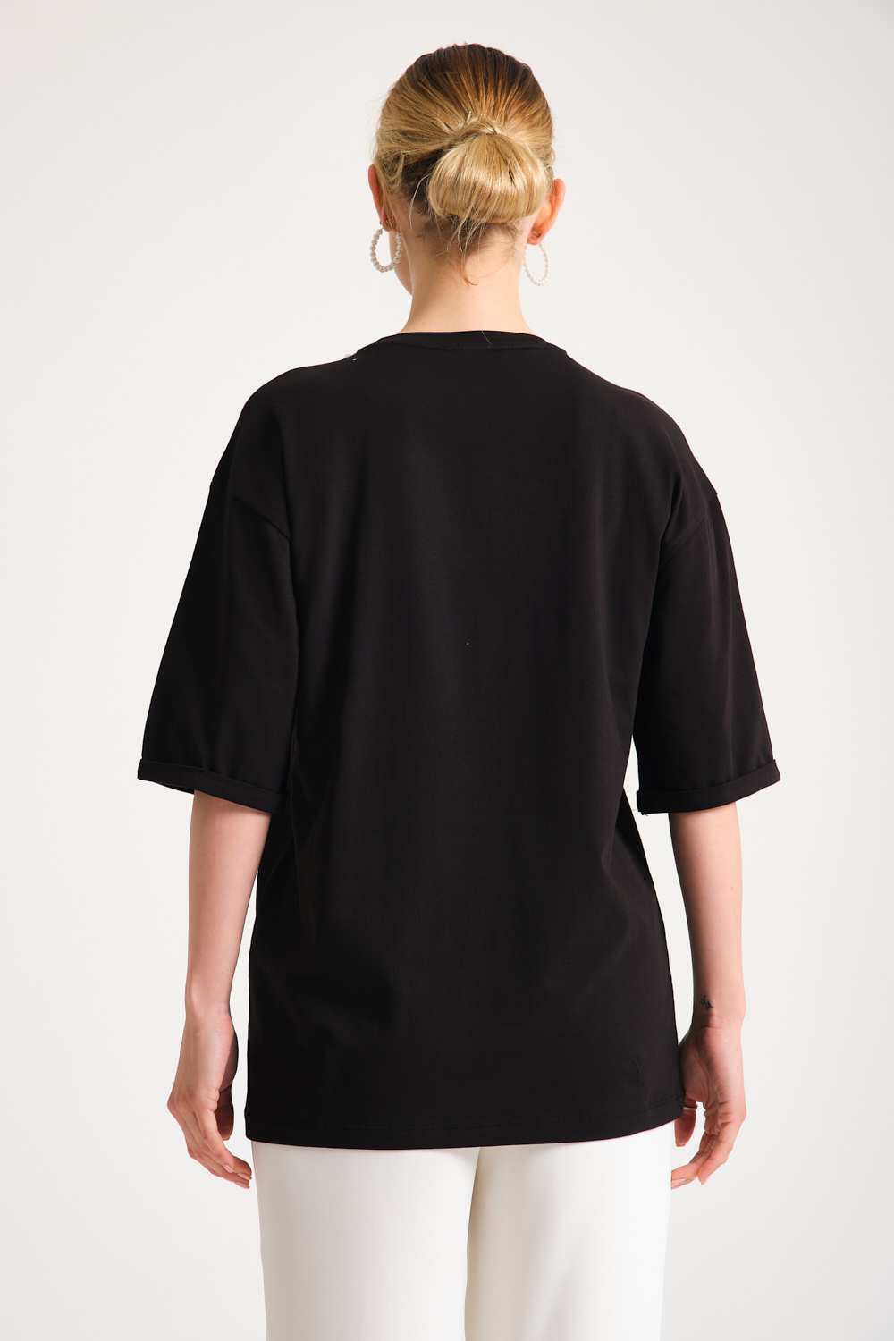 Pearl Detailed Black T-Shirt