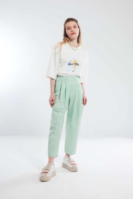Mizalle - Pocketed Mint Plier Detailed Trousers