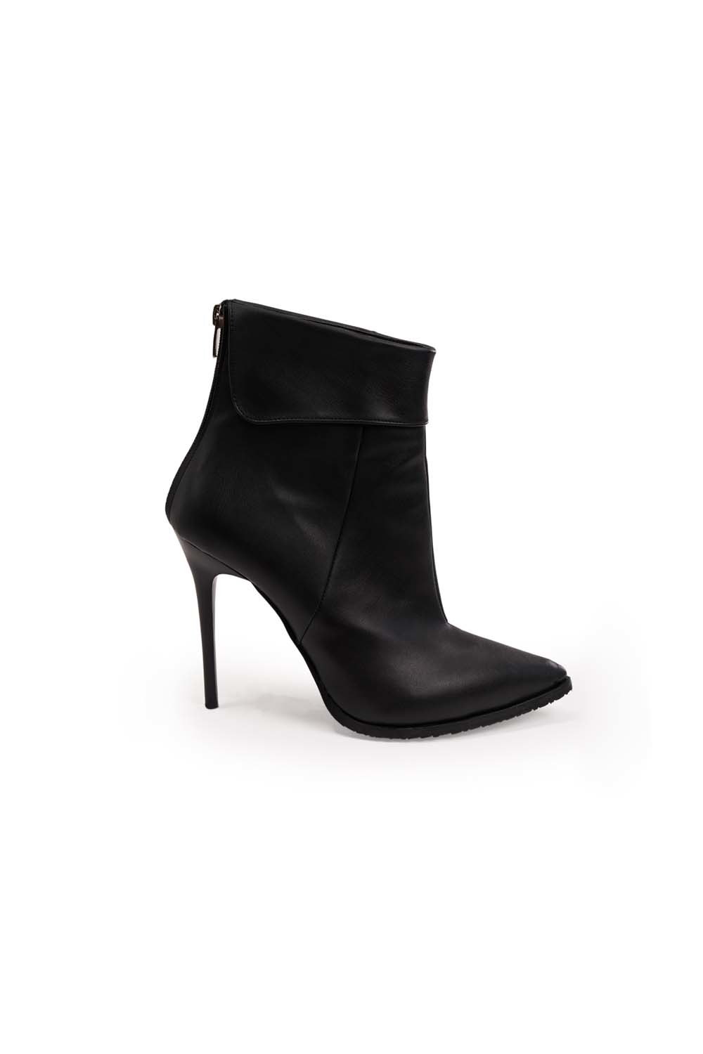 Pointed Toe Boots (Black) 
