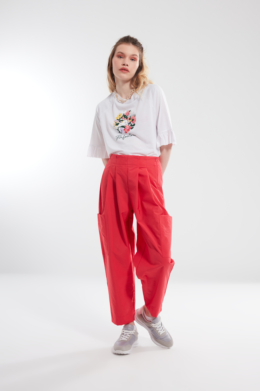 Pomegranate Flower Plier Detailed Trousers With Pockets