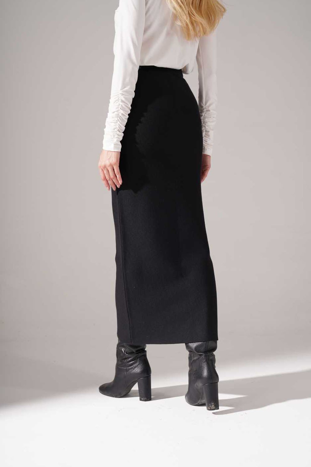 Silvery Knitted Knitwear Skirt (Black)