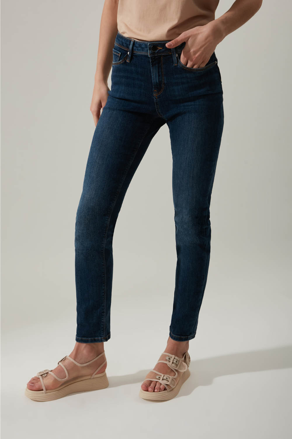 Straight Fit Jeans (Blue)