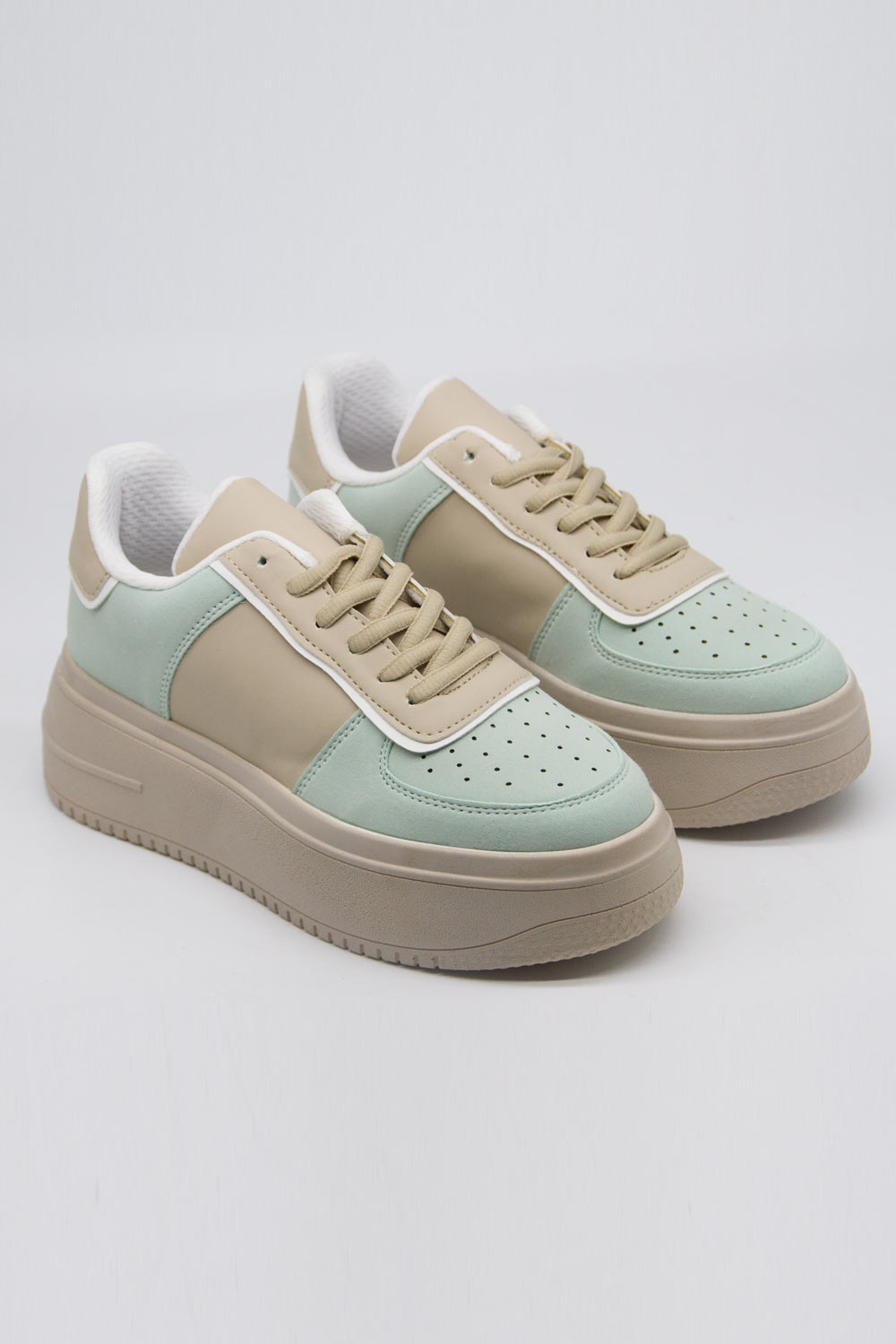 Thick Sole Lace-Up Sport Shoes (Green-Beige)