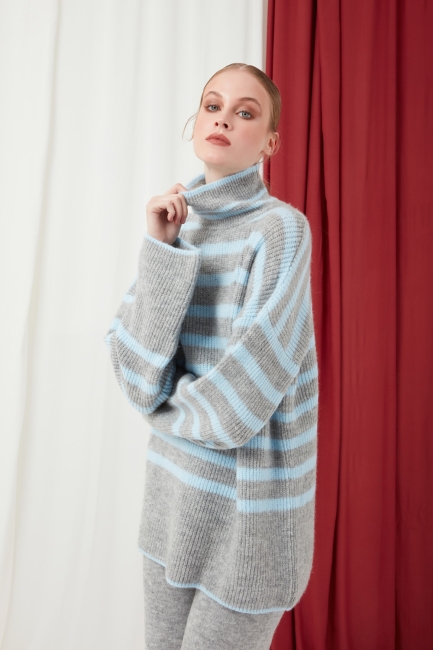 Mizalle - Turtleneck Blue Striped Loose Sweater