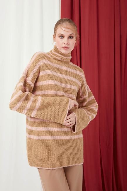 Mizalle - Turtleneck Nude Striped Loose Sweater