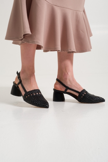Mizalle - Hasır Görünümlü Siyah Topuklu Ayakkabı