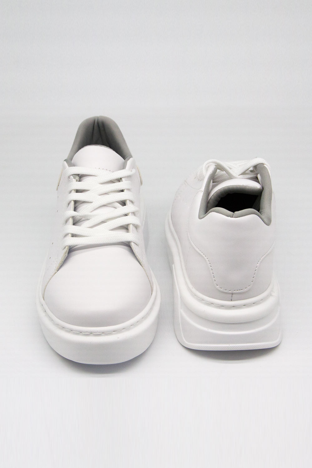 Kalın Taban Beyaz Sneaker