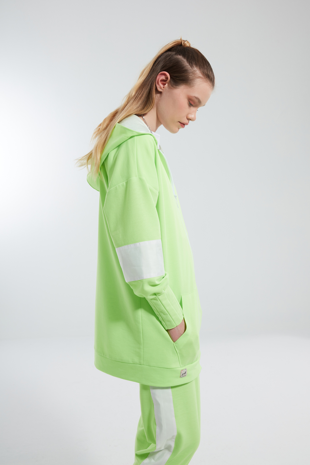 Kol Detaylı Fermuarlı Neon Yeşil Sweatshirt