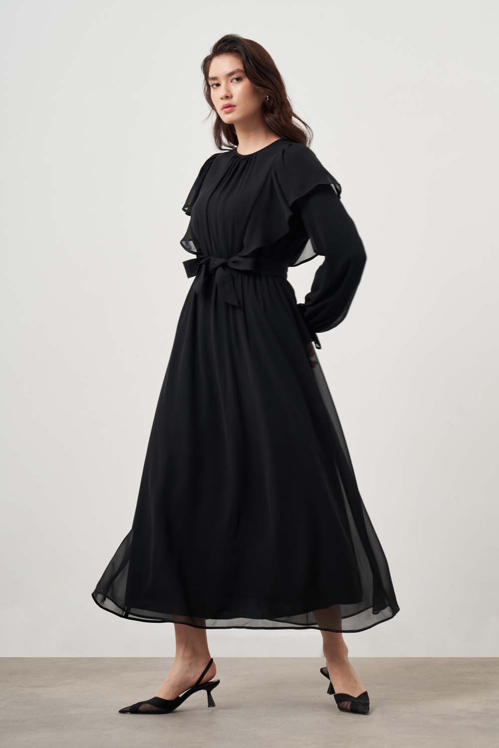 Kol Fırfırlı Şifon Siyah Elbise
