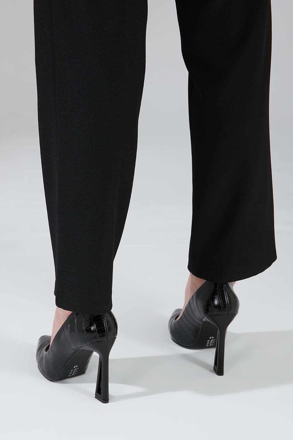 Kroko Tasarım Topuklu Ayakkabı (Siyah)