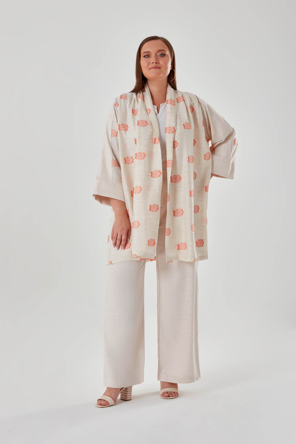 Manşetli Çiçek Desenli Somon Uzun Kimono