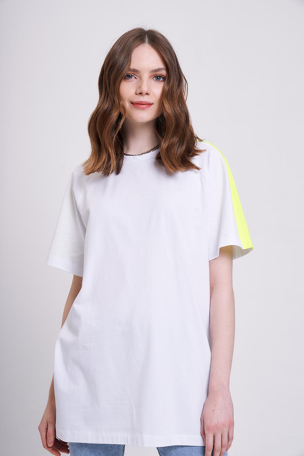 Neon Parçalı T-Shirt (Beyaz)