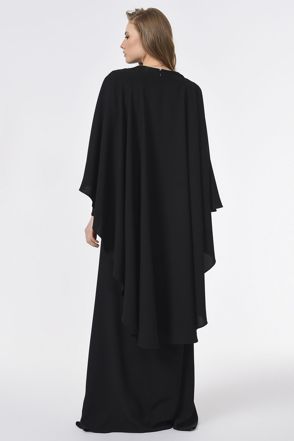 Önü Biye Detaylı Tasarım Siyah Elbise